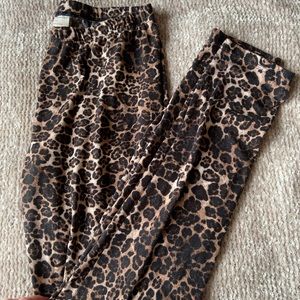 Leopard women’s lounge skinny leg leggings large